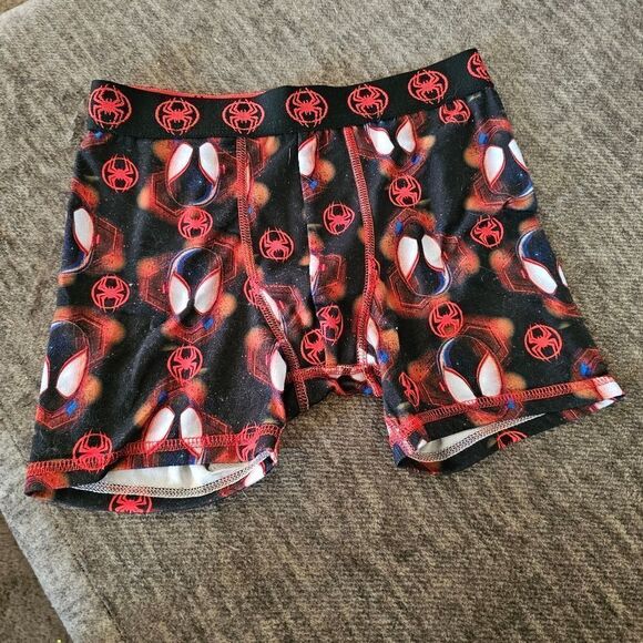 Cute little boys brand new 4 pairs Spiderman underwear size 8 boxer briefs - Picture 7 of 7